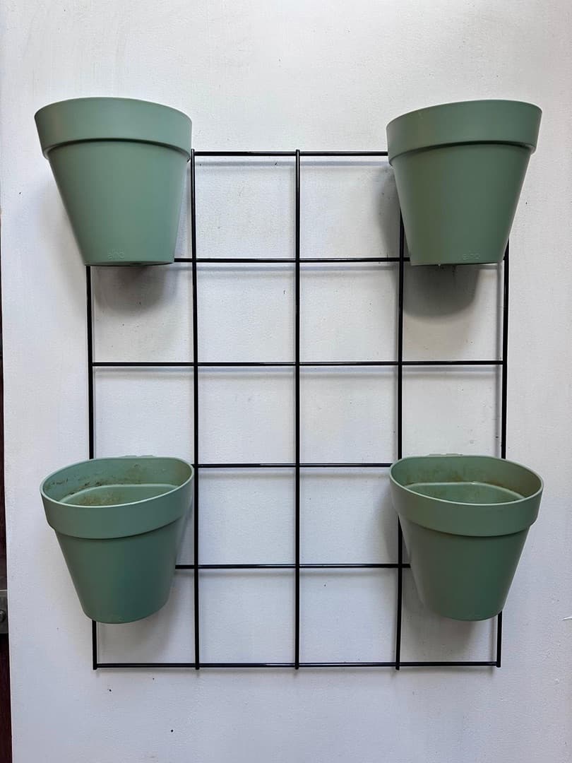 elho Wall Planter Set with 4 Green Pots - Image 1 of 1