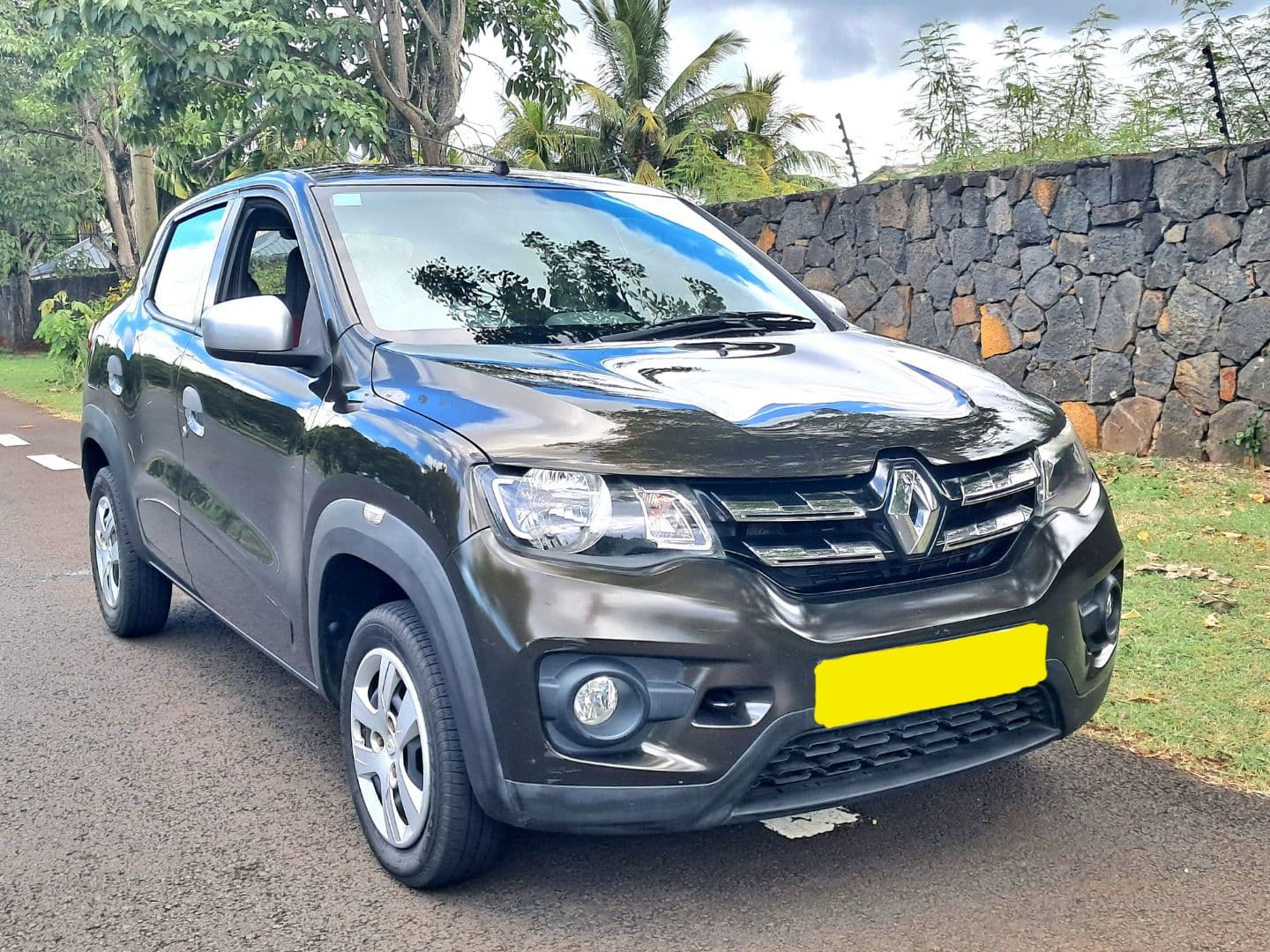 Renault kwid For Sale - 5752 4642 - Image 1 of 2
