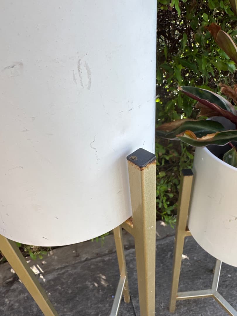 2 White Ceramic Flower Pots on Gold Metal Stands thumbnail 3