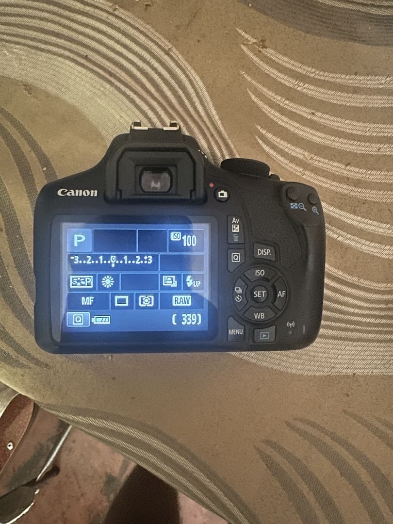 Canon EOS 1300D DSLR with 18-55mm Lens thumbnail 2