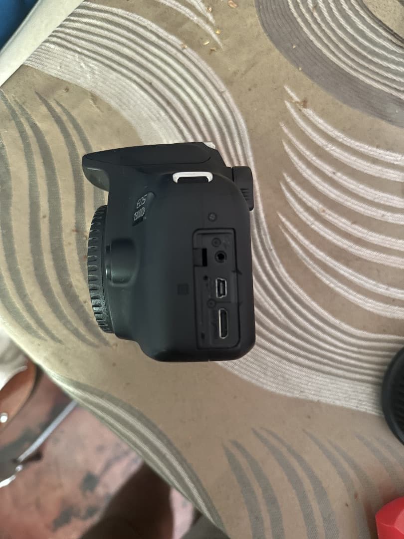 Canon EOS 1300D DSLR with 18-55mm Lens thumbnail 3