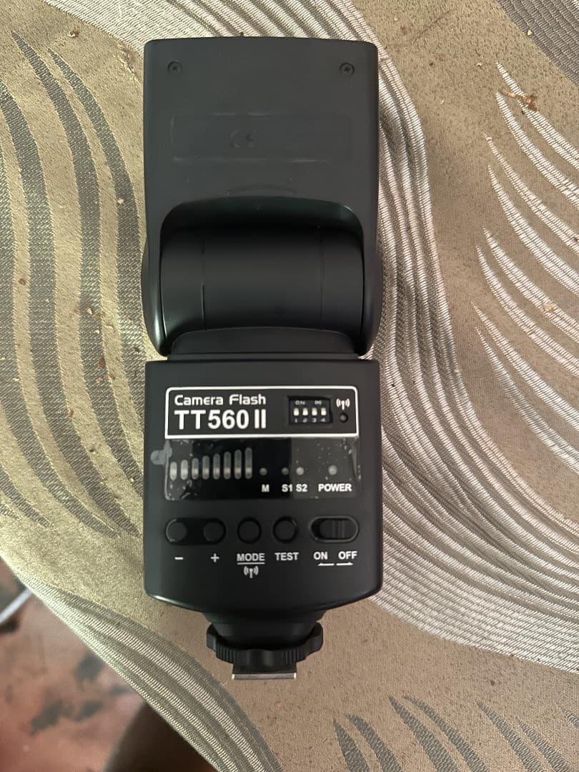 Canon EOS 1300D DSLR with 18-55mm Lens thumbnail 5