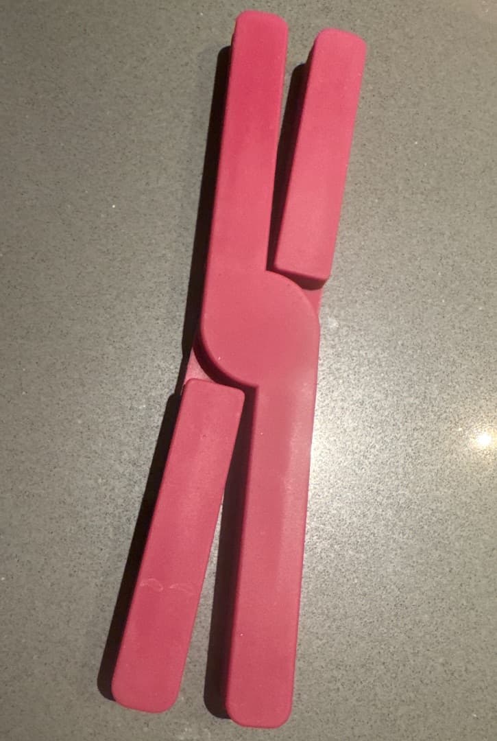 Retractable Silicone Trivet - Pink thumbnail 2