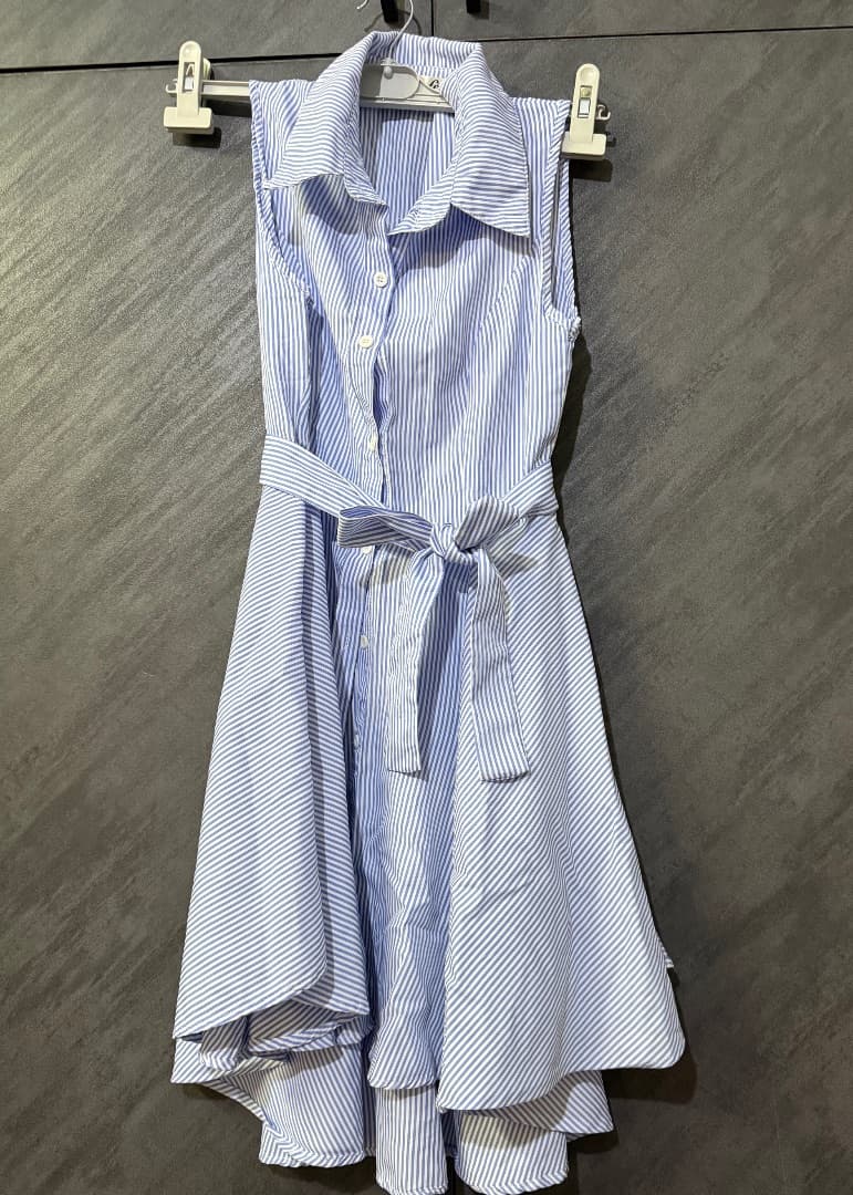 Robe chemise sans manches rayée bleu et blanc thumbnail 3