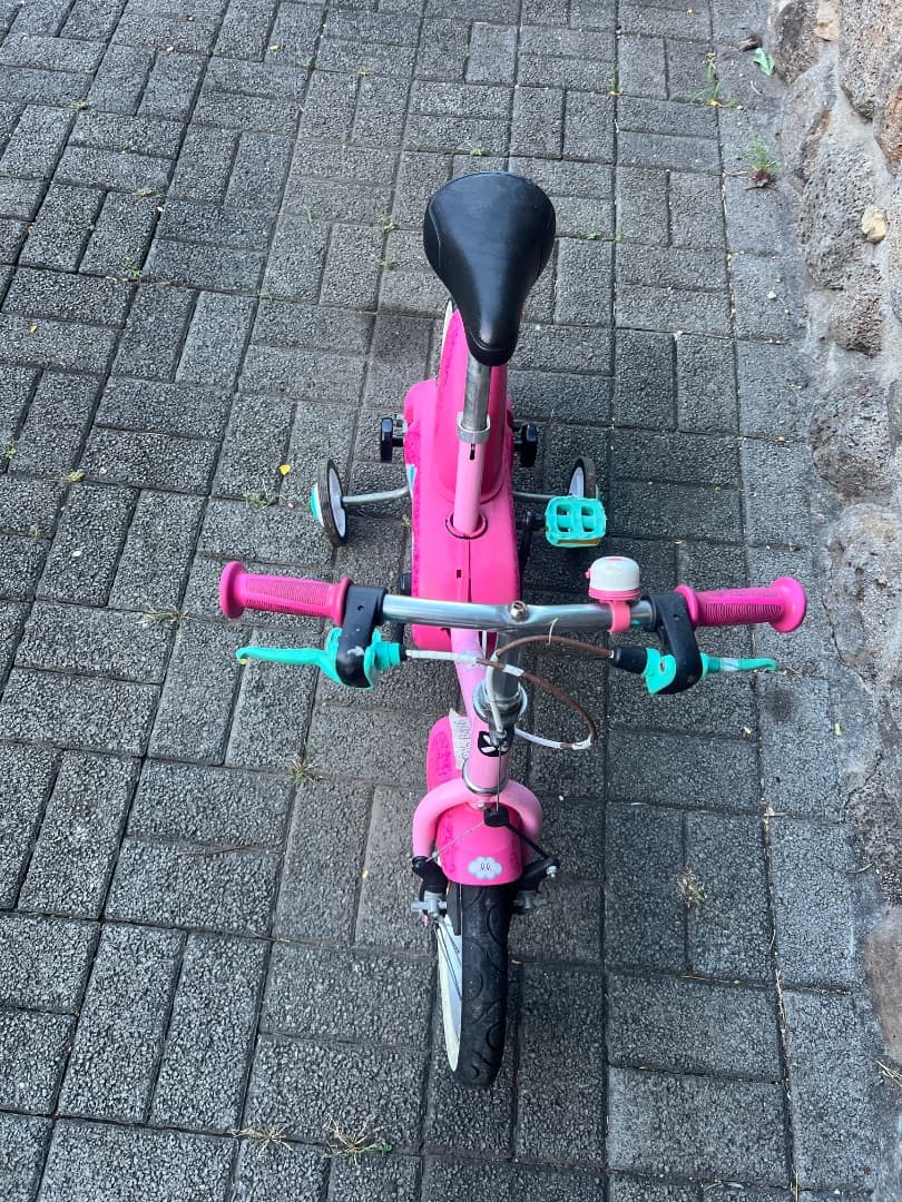 B'Twin Unicorn Kids Bike with Training Wheels thumbnail 2