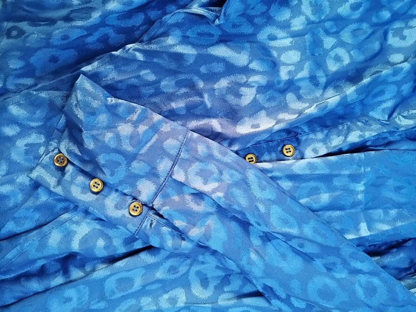 Blouse bleu tie-front avek imprimé animal thumbnail 3