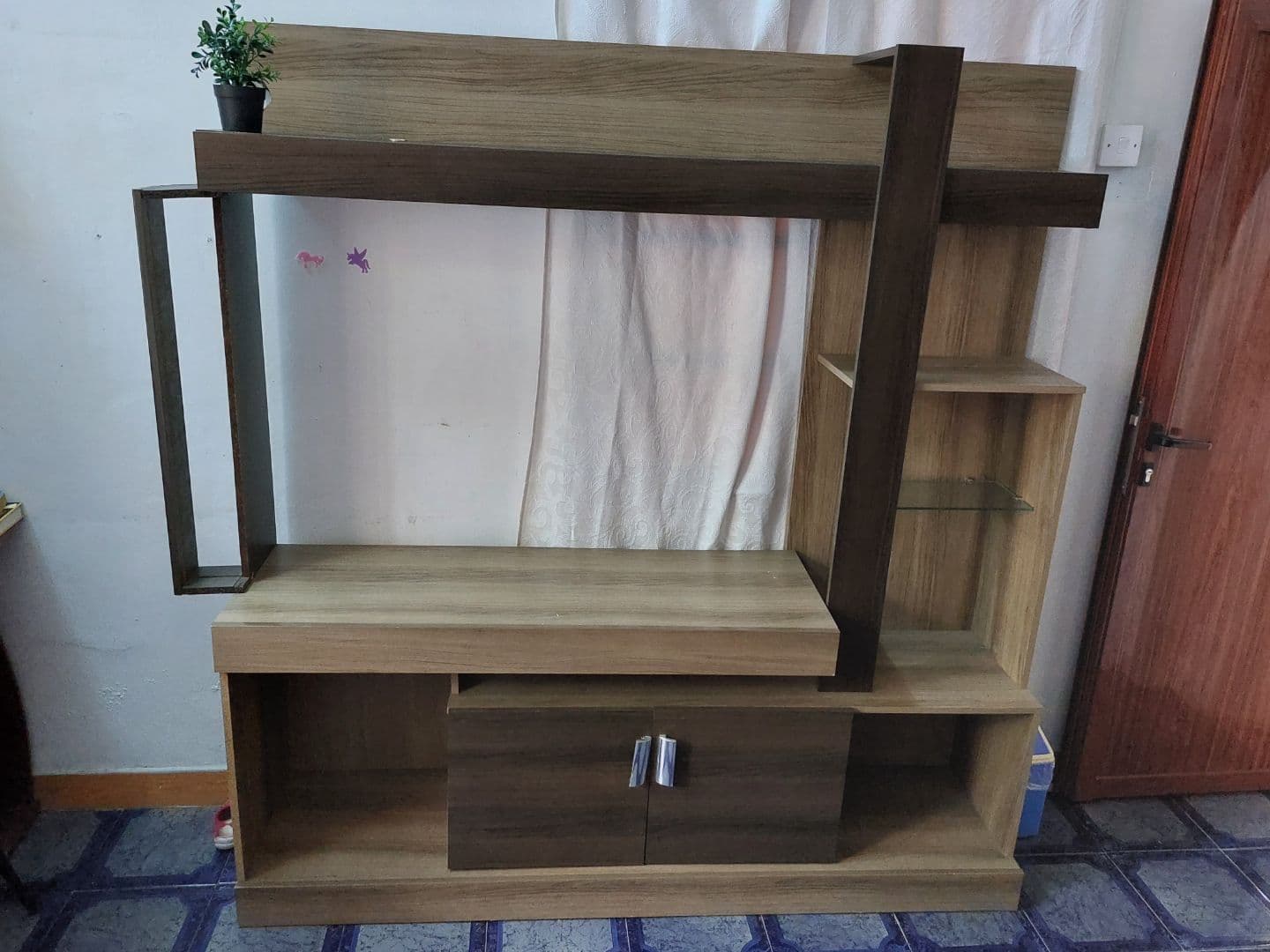Modern TV Cabinet with Shelves Brown Oak Wood - Image 1 of 1
