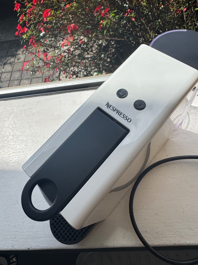Nespresso Coffee Machine White & Black thumbnail 2