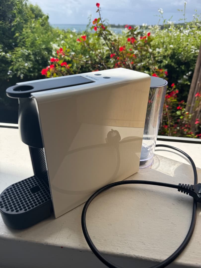 Nespresso Coffee Machine White & Black thumbnail 3