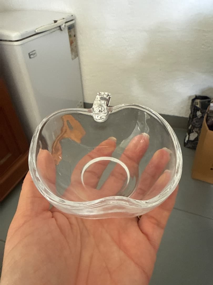 Set of 6 Glass Apple-Shaped Bowls - Image 1 of 2
