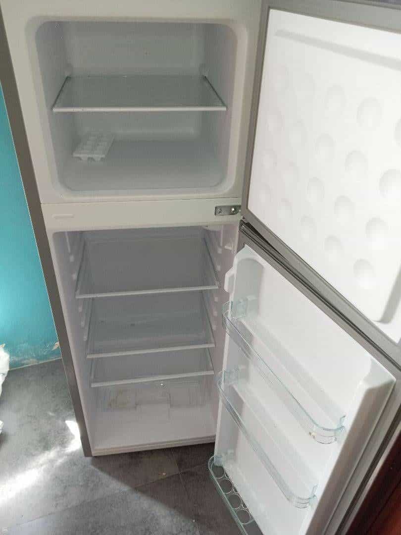 Réfrigérateur Westpoint à double porte argent