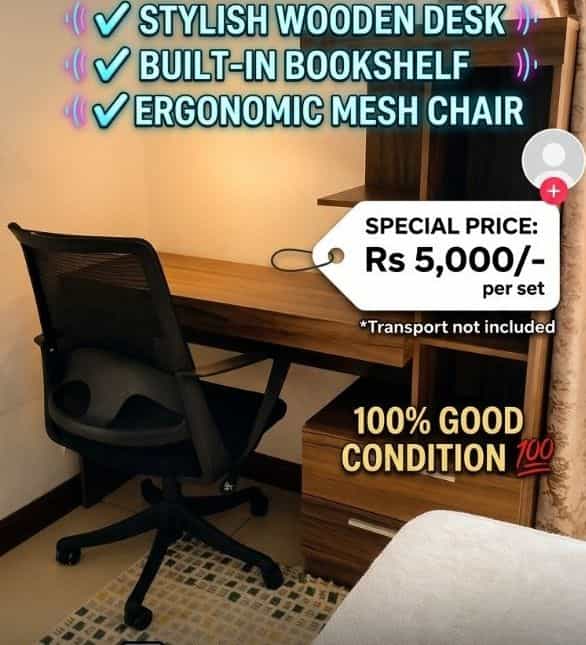 Bureau en bois avec étagère intégrée et chaise ergonomique en maille