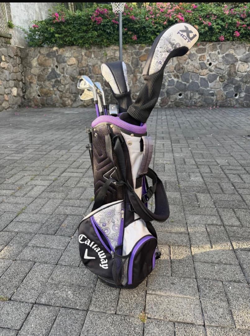 Callaway XJ Hot Junior Golf Club Set with Bag - Image 1 of 2