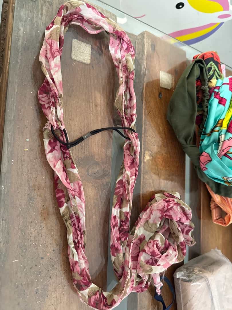 Bandeau foulard à motif floral